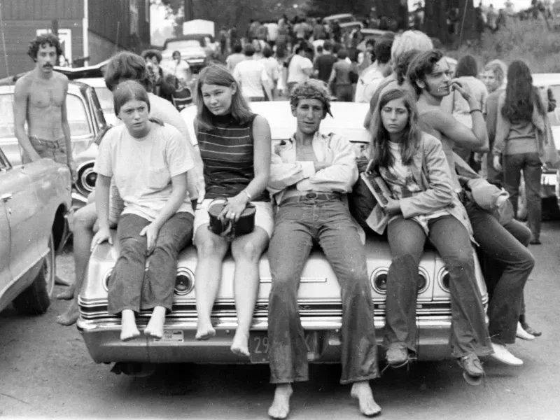1. Woodstock 1969 - The Lineup That Defined a Generation (By Ric Manning

https://web.archive.org/web/20180920173114/https://ricmanning.blogspot.com/2009/08/remembering-woodstock.html
https://archive.ph/jeKD7
https://web.archive.org/web/20200212121812/http://ricmanning.blogspot.com/2019/08/heres-my-blockbuster-video-that-only.html
https://archive.ph/u53fo
https://web.archive.org/web/20190811080854/https://www.tribstar.com/features/valley_life/peace-music-rain-mud/article_b5daf3df-b4d7-5182-ba9f-e2f3635b4791.html
Ric Manning narrates the story of eight friends from Indiana University who went to the Woodstock music festival in 1969 youtube
https://www.legacy.com/us/obituaries/louisville/name/jeannene-manning-obituary?id=8086656, CC BY 3.0)
