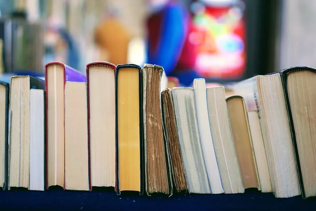 Nora Roberts and Dean Koontz: The Prolific Publishers (Image Credits: Unsplash)