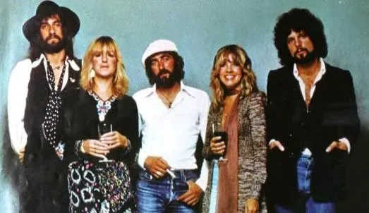 Fleetwood Mac and the woodland pose that hid real tension (Image Credits: Wikimedia)