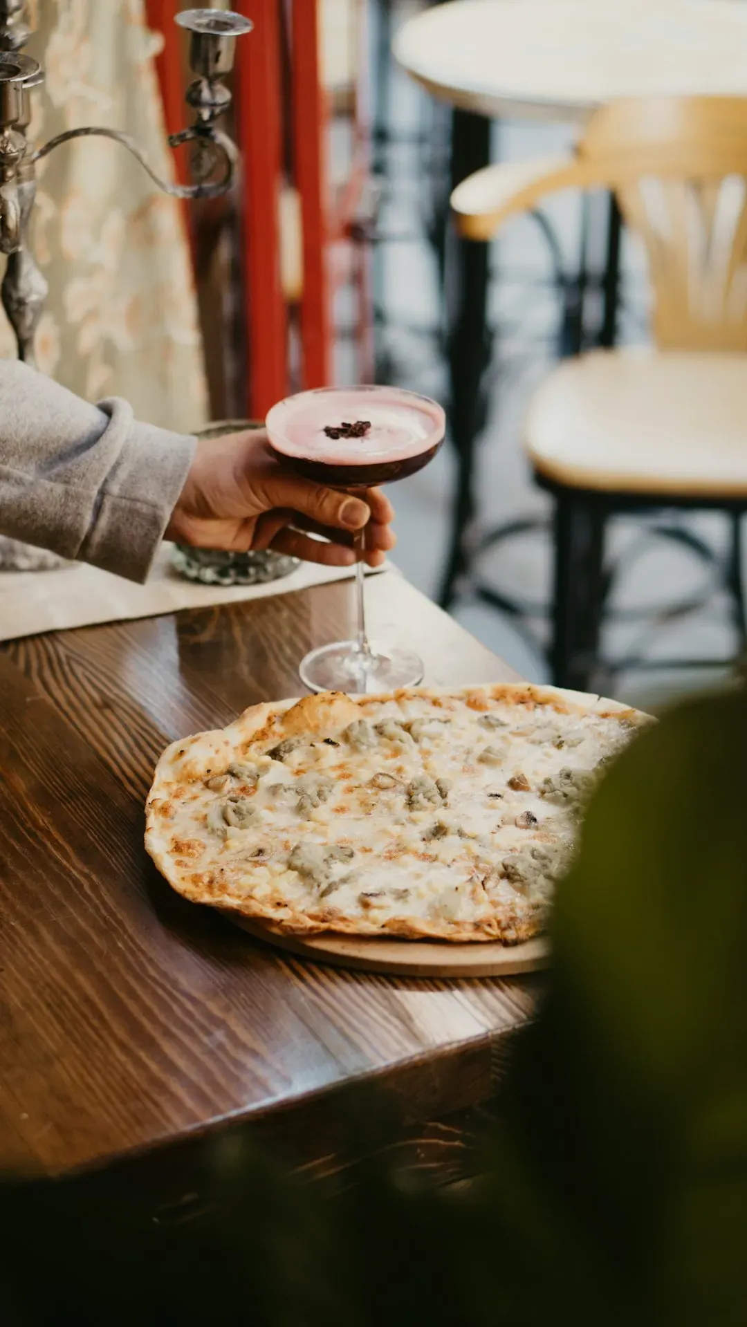Pizza Rock at Downtown Grand: $9 Cocktails and $5 PBR Tallboys (Image Credits: Unsplash)