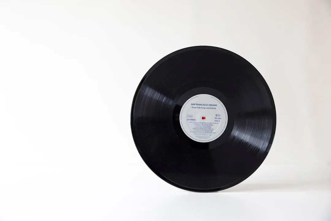 The Story of the B-Side: A Forgotten Format That Changed Music History (Image Credits: Unsplash)