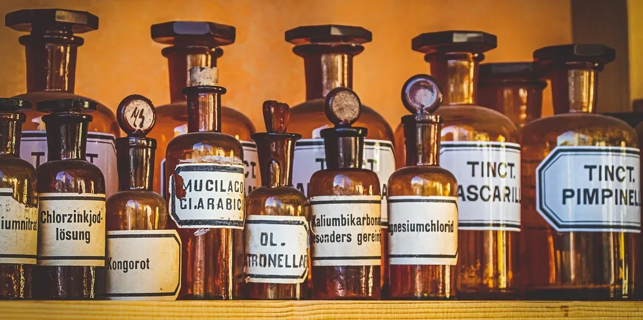 The Candyman and the Medicine Cabinet Killer (Image Credits: Pixabay)