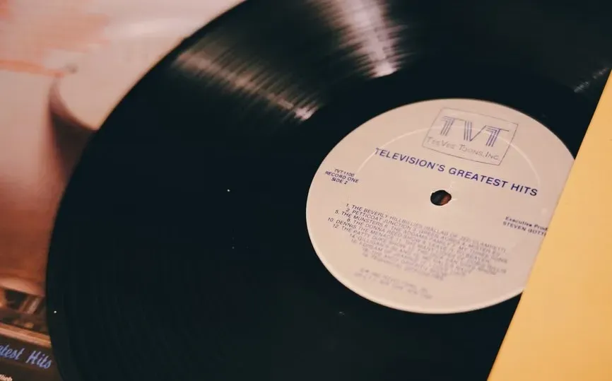 Why collectors chase original pressings today (Image Credits: Pexels)