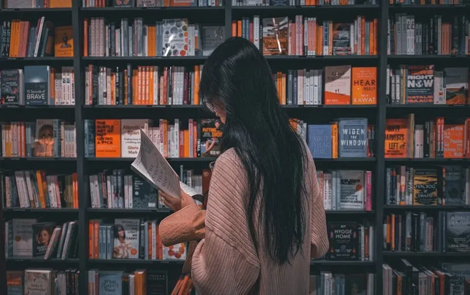 What Happens When the Public Loves What the Author Hates (Image Credits: Pexels)