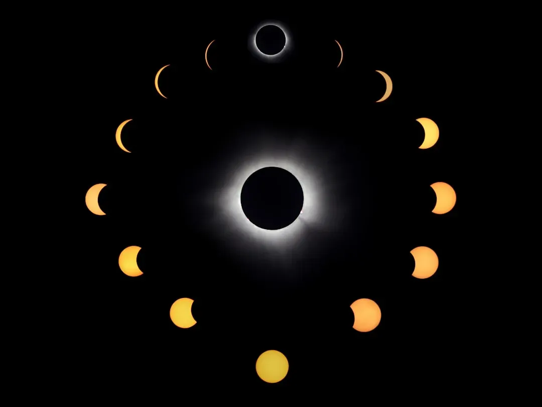 Part of an Extraordinary Three Eclipse Sequence (Image Credits: Unsplash)