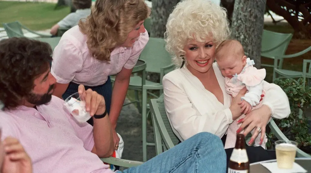4. Dolly Parton, "Coat of Many Colors" (Image Credits: Flickr)