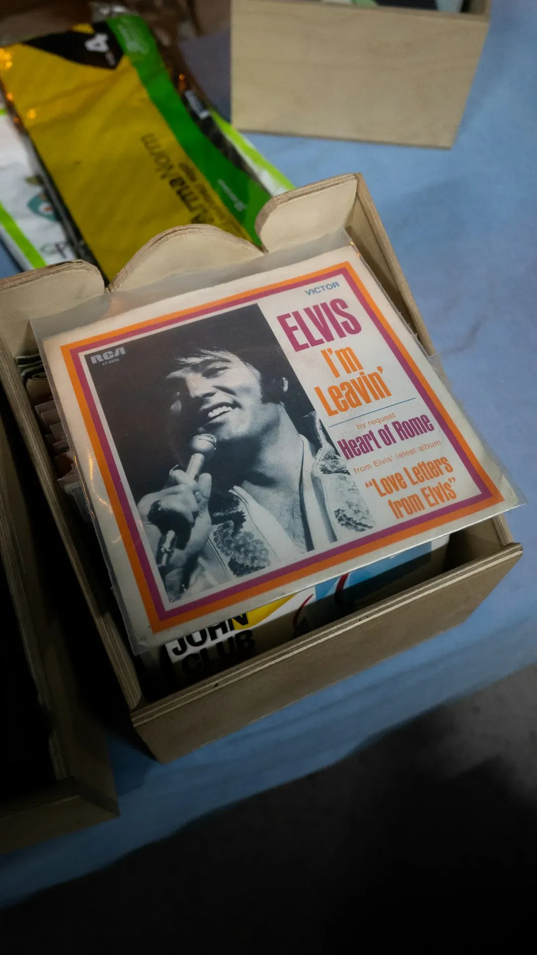 8. Elvis Presley – "That's All Right" (1954) (Image Credits: Unsplash)