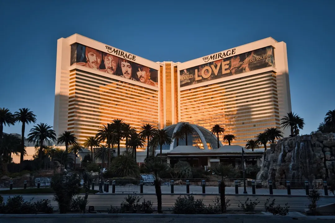 Why Midweek Vegas is Struggling (Which is Your Gain) (Image Credits: Unsplash)