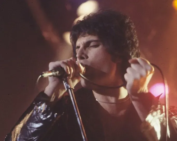 6. Queen's "Another One Bites the Dust" and the marijuana rumor (Image Credits: Flickr)