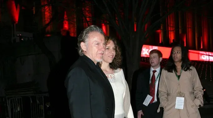 4. Eyes Wide Shut: Harvey Keitel walks off, Sydney Pollack walks in (Image Credits: Flickr)