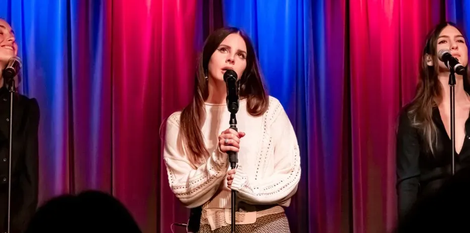 3. Lana Del Rey: from dream pop melancholy to country twang (Image Credits: Flickr)