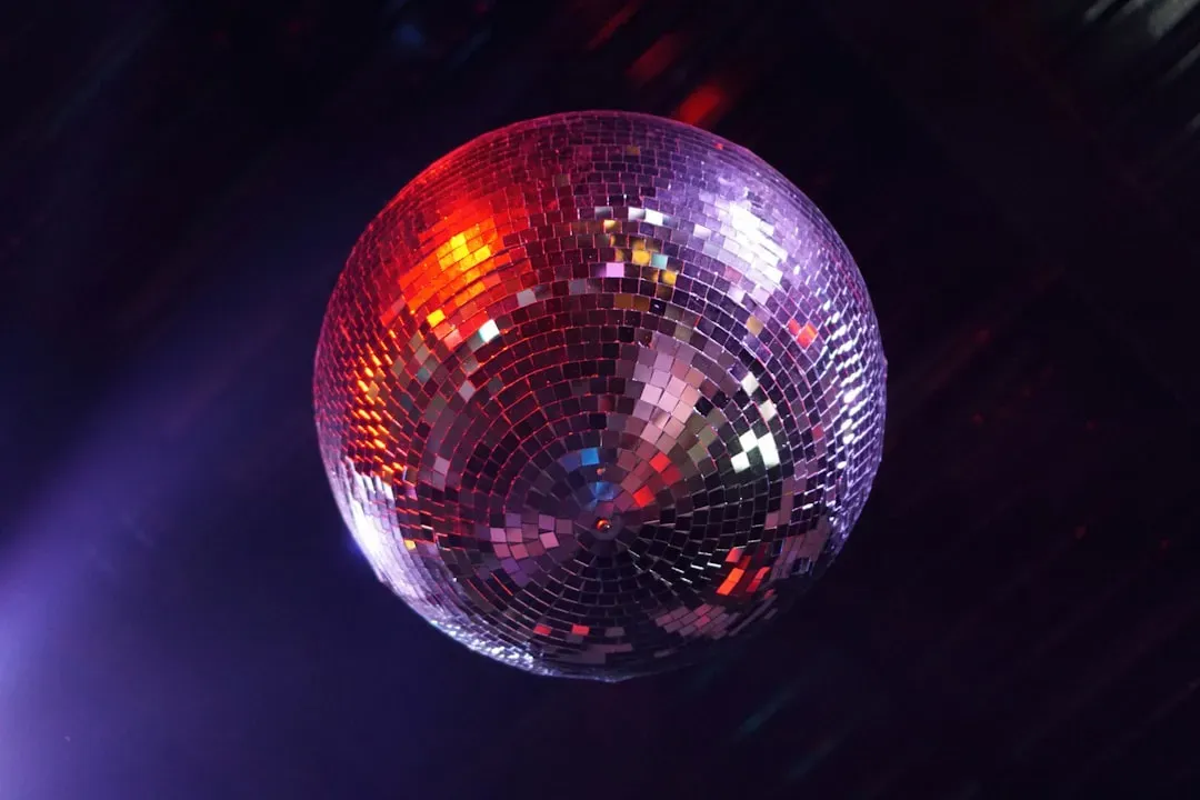 Saturday Night Fever (1977): the disco album that redefined the charts (Image Credits: Unsplash)