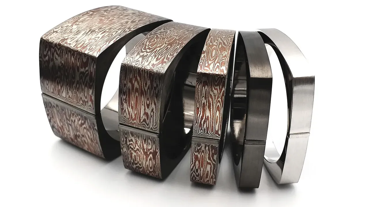 Damascus Steel (Image Credits: Pixabay)