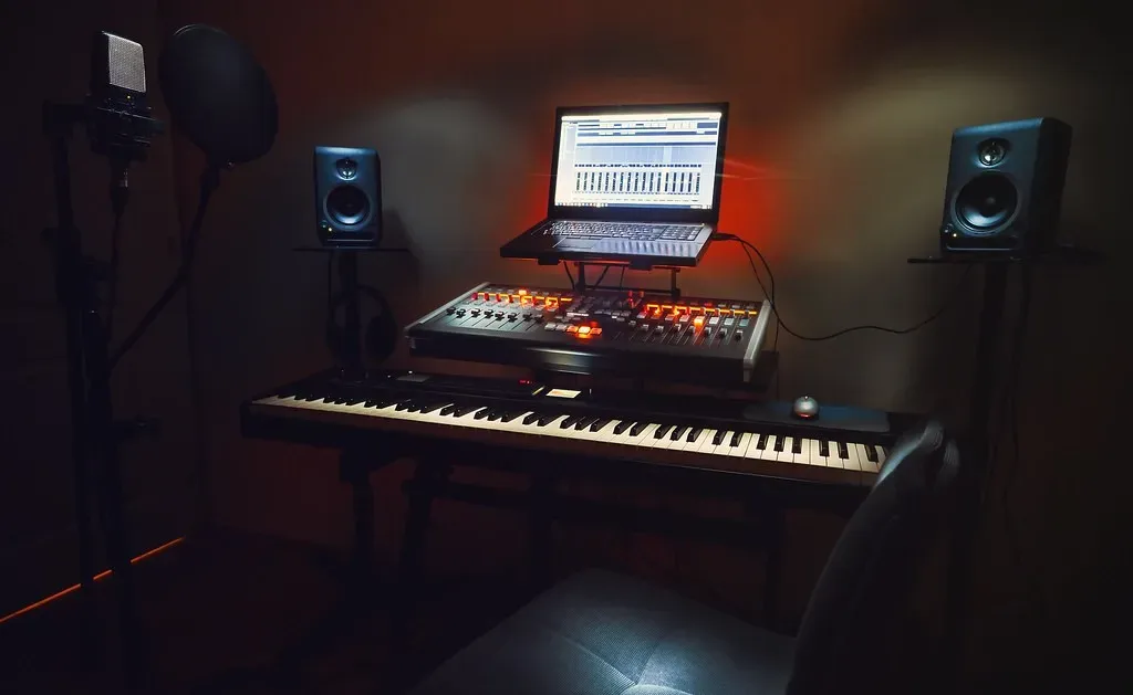 4. The Bedroom Studio Is Now a Legitimate Production Space (Image Credits: Flickr)