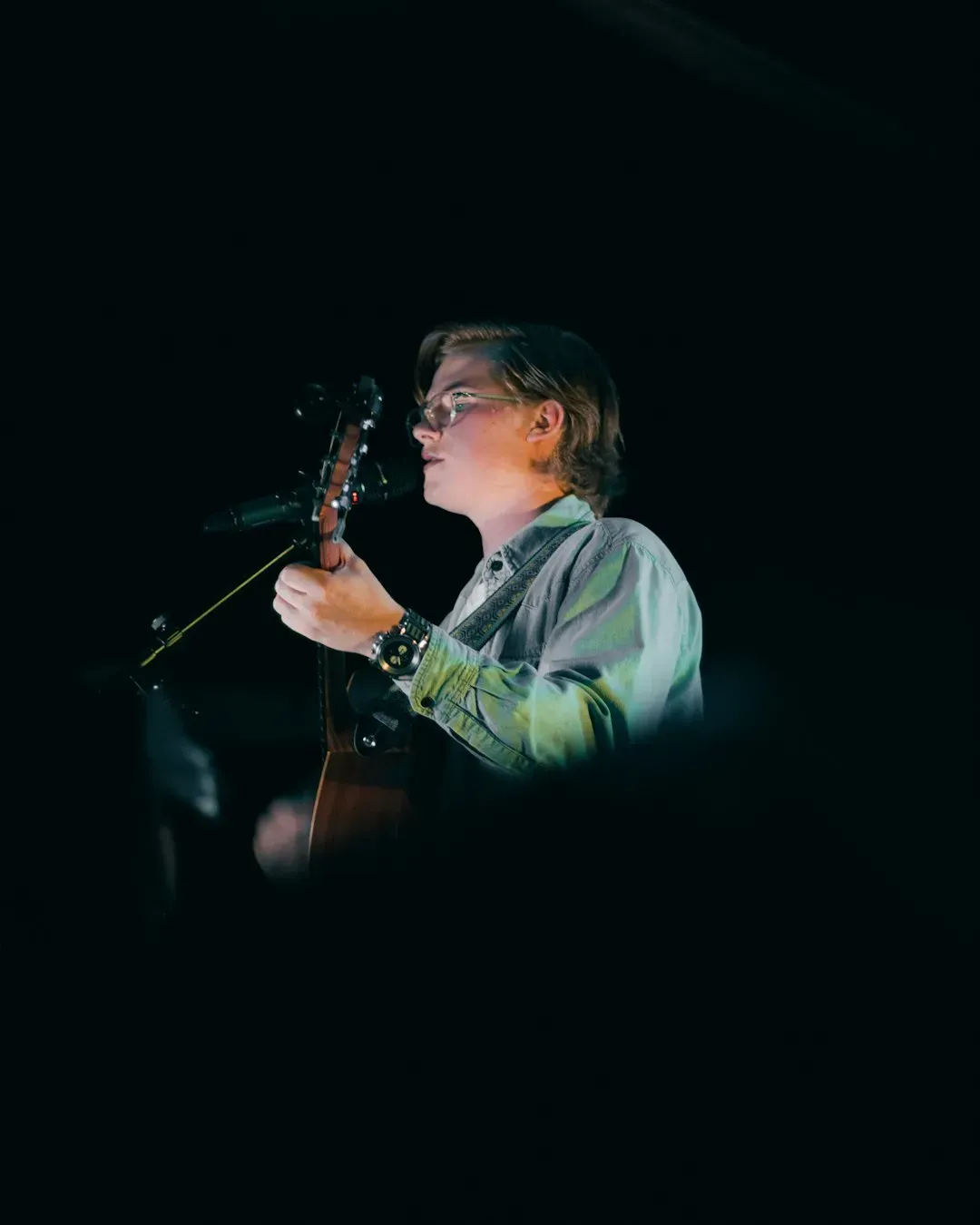 1. Daisy Jones & The Six by Taylor Jenkins Reid (Image Credits: Unsplash)