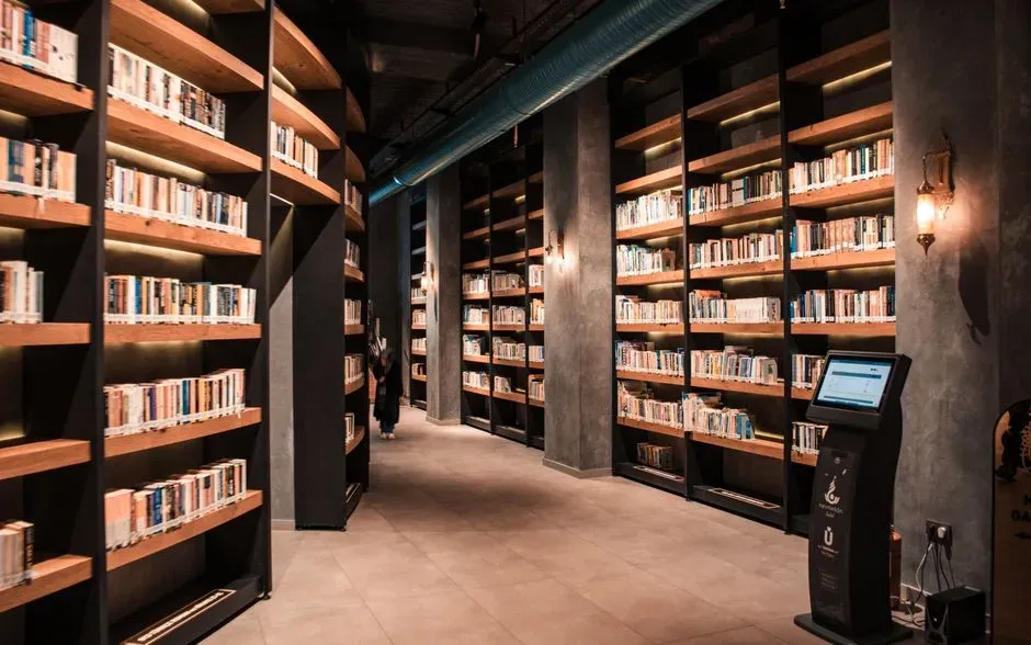 Quiet Shelves Get Noticed First (Image Credits: Pexels)
