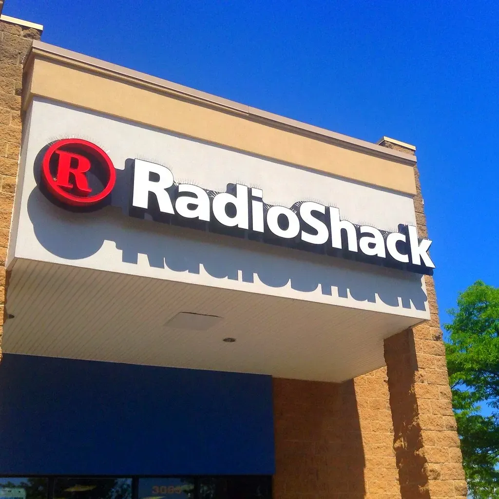 RadioShack (JeepersMedia, Flickr, CC BY 2.0)