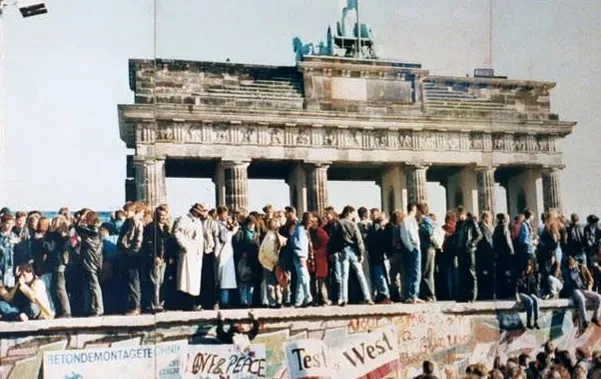5. The Fall of the Berlin Wall (1989) (Image Credits: Wikimedia)