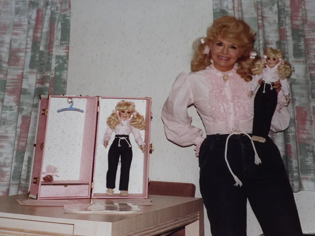 The Beverly Hillbillies: Fish Out of Water Comedy Perfection (Image Credits: Flickr)