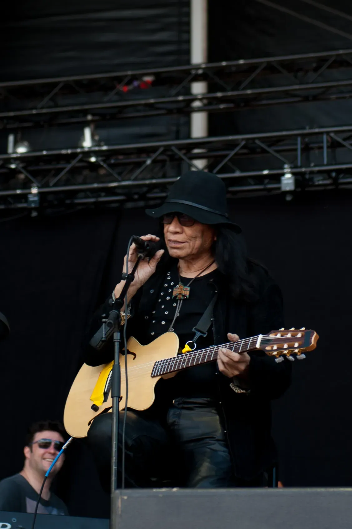 Sixto Rodriguez The Rock Star Who Didn't Know He Was One (Image Credits: Wikimedia)