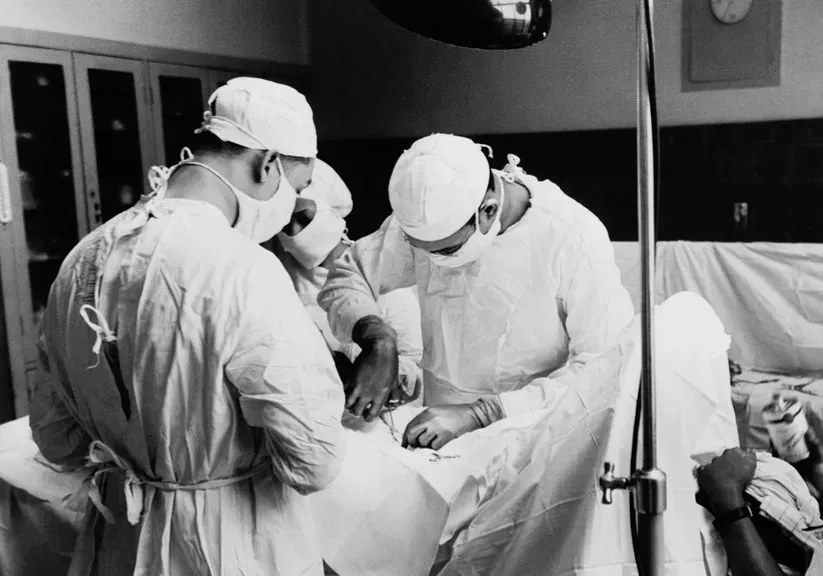 Robert Liston's 300% Mortality Rate Surgery (Image Credits: Rawpixel)