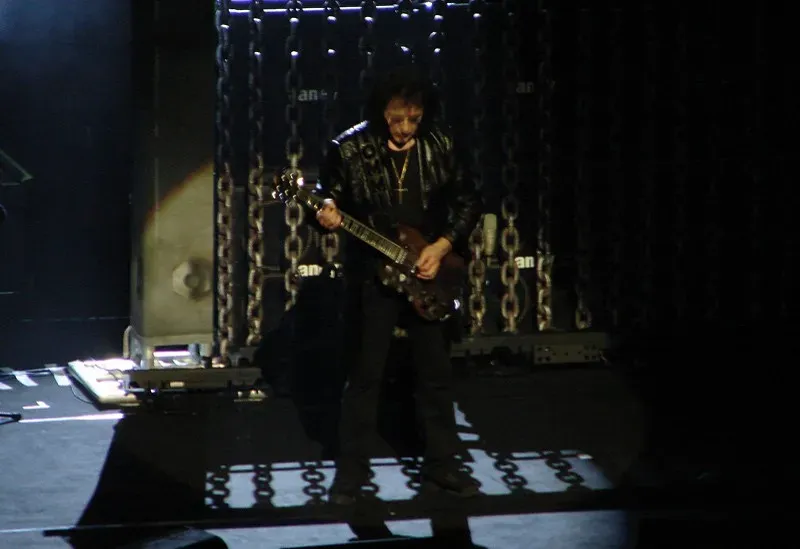 2. Tony Iommi - The Fingertips That Invented Heavy Metal (Image Credits: Flickr)