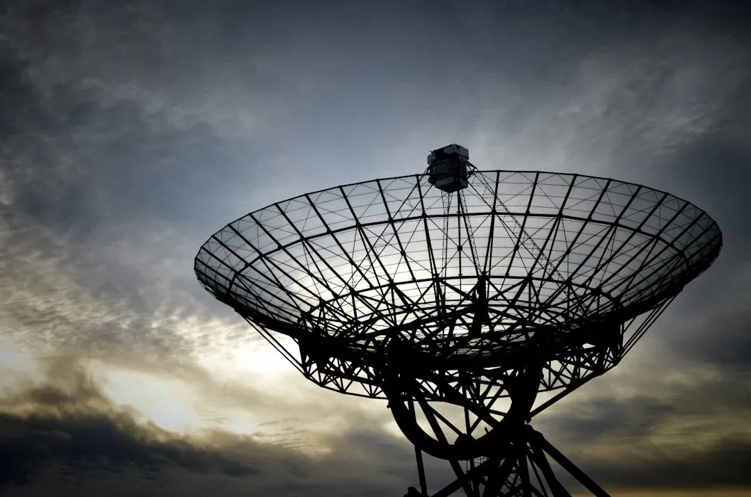 Bulky Televisions and Rabbit Ear Antennas (Image Credits: Unsplash)