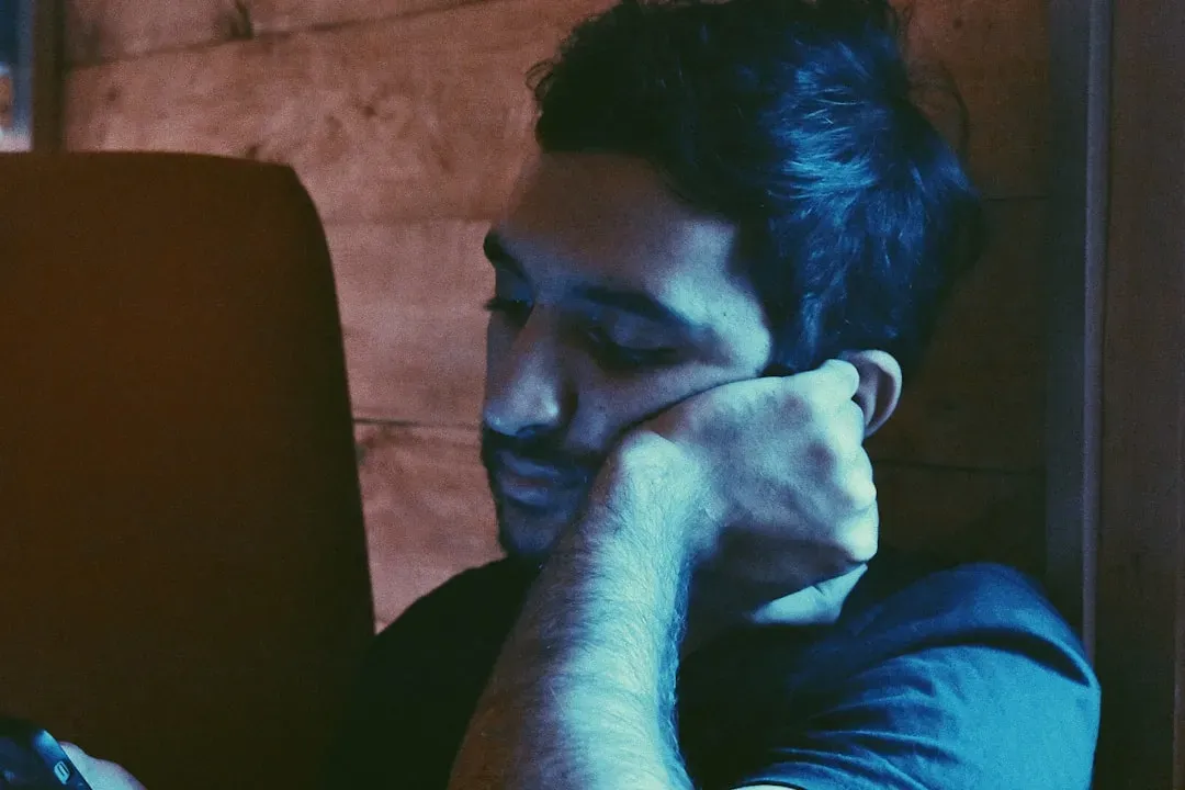 Performative Oversharing Online (Image Credits: Unsplash)