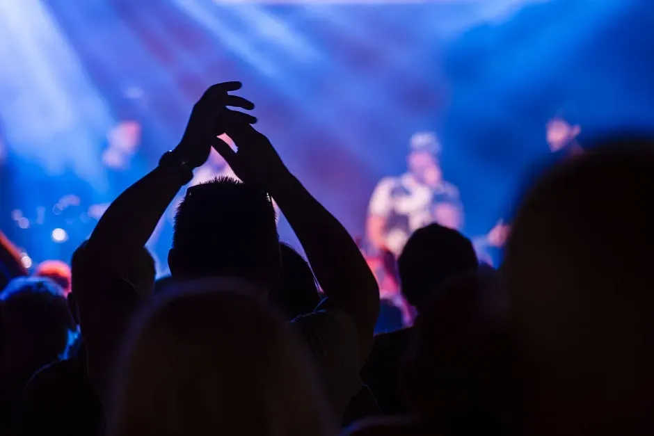 Oasis: Blood, Buses, and Britpop's Most Famous Sibling Rivalry (Image Credits: Pexels)