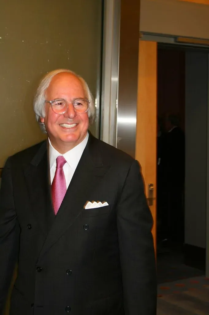 4. Frank Abagnale and the Art of Professional Impersonation (marcus_jb1973, Flickr, CC BY 2.0)