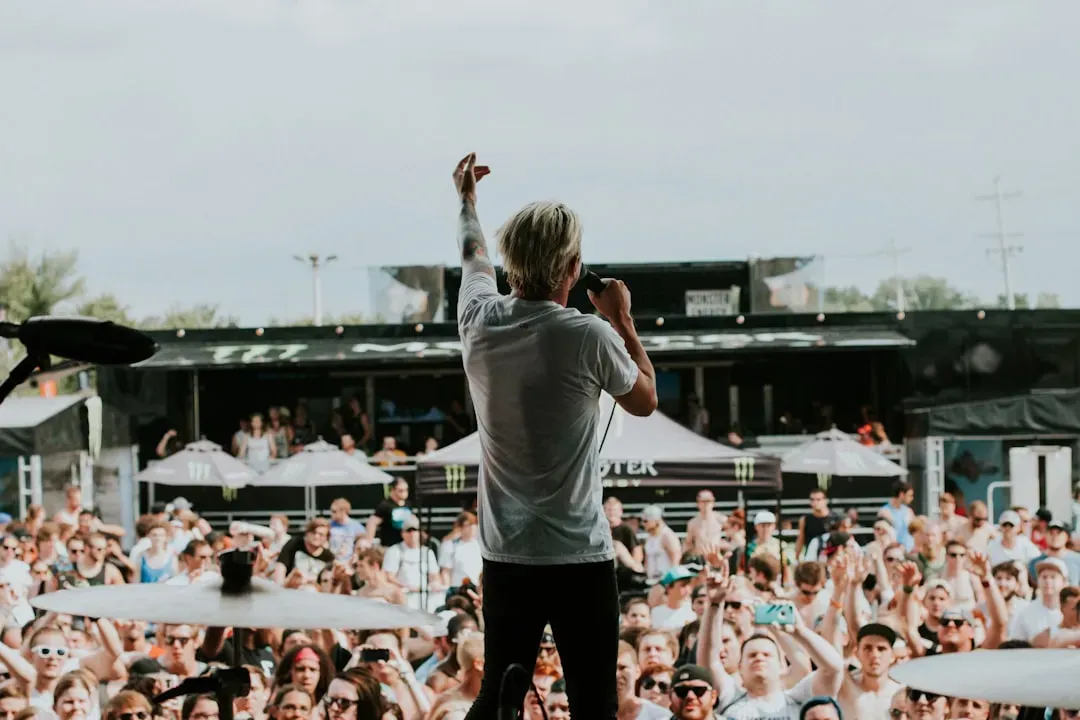 8. Warped Tour's Final Run (2018–2019): Punk Culture Reorganizes Itself (Image Credits: Unsplash)