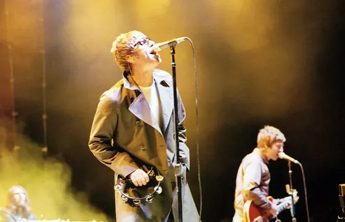 3. Oasis and "Wonderwall" (Image Credits: Wikimedia)