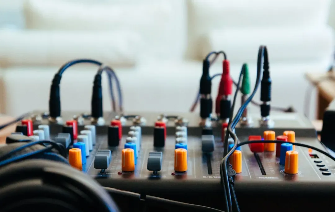 The Expensive Cable Myth That Refuses to Die (Image Credits: Unsplash)