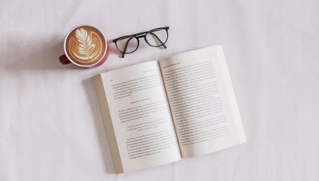 The Sisterhood of the Traveling Pants by Ann Brashares (Image Credits: Unsplash)