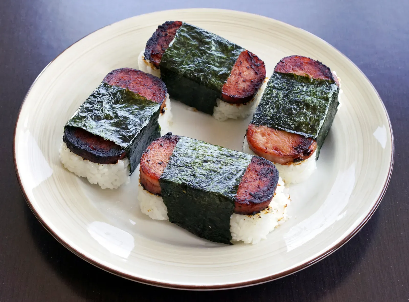 Spam Musubi: Hawaii's Unlikely Icon (Image Credits: Wikimedia)