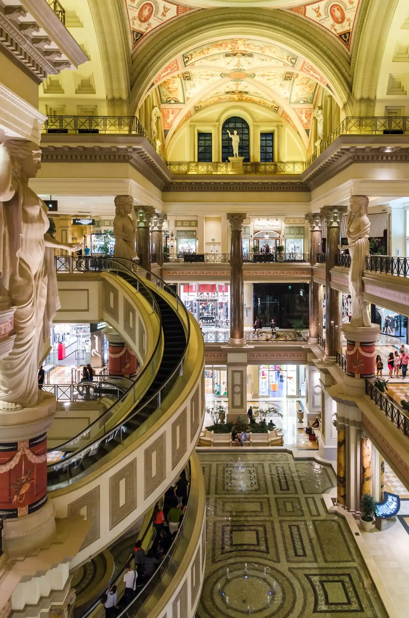 Leo (July 23 – August 22): Caesars Palace (By Tuxyso, CC BY-SA 3.0)