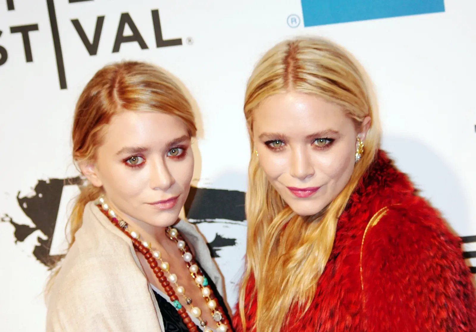 Elizabeth and Mary-Kate Olsen (Image Credits: Wikimedia)