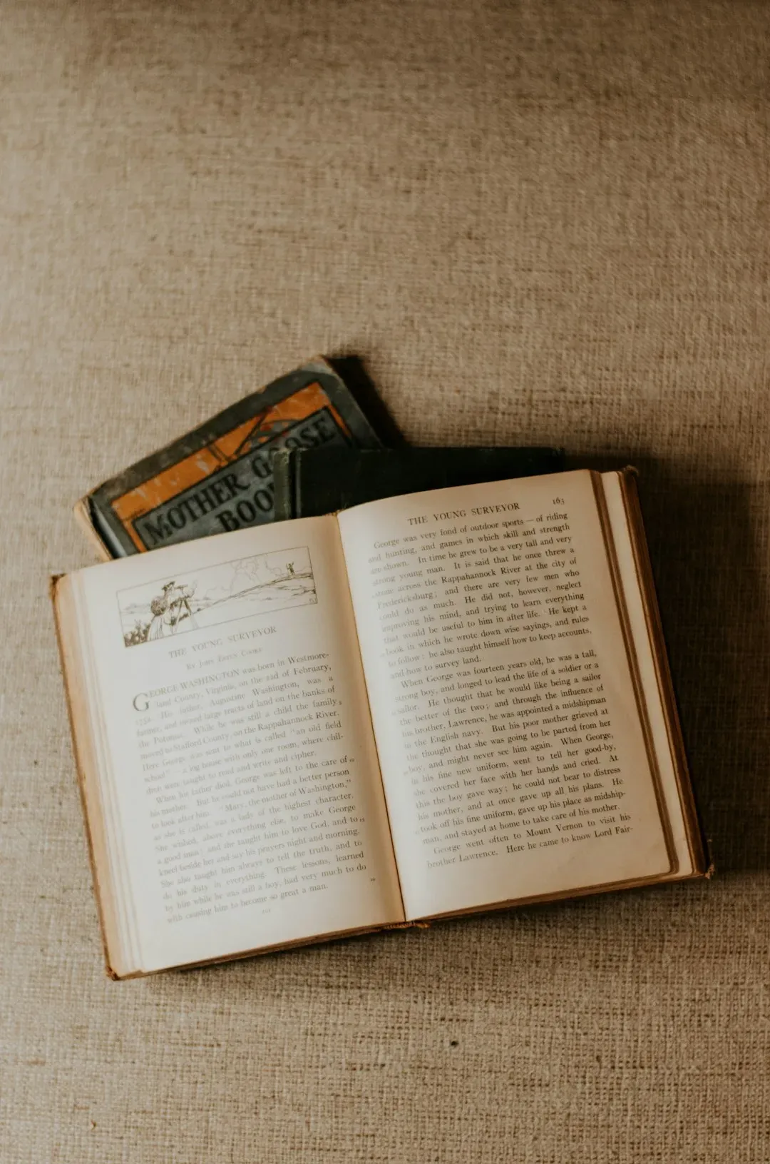 The Prose of Hilary Mantel and the Weight of History Made Lyrical (Image Credits: Unsplash)