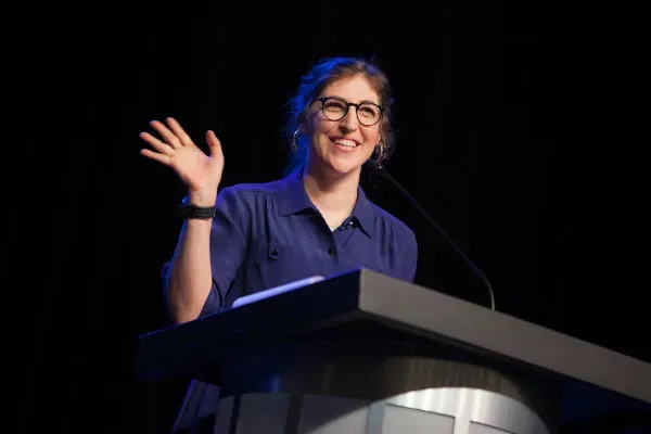 11. Mayim Bialik: The Neuroscientist Who Plays One on TV (Image Credits: Wikimedia)