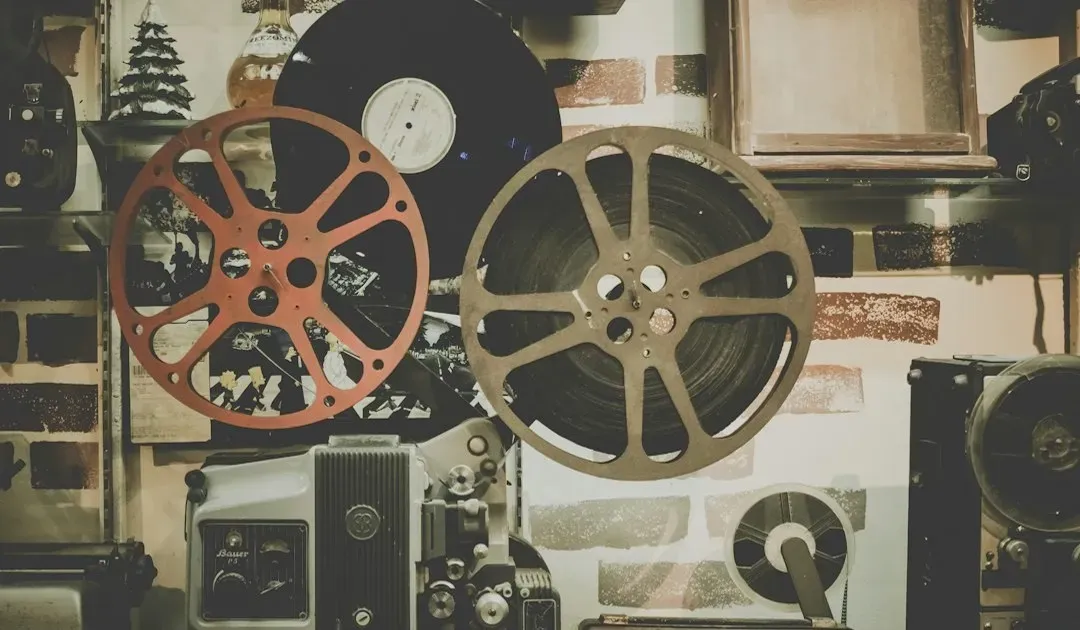 Little Women (2019): Lived In Clothes of the 1860s (Image Credits: Unsplash)