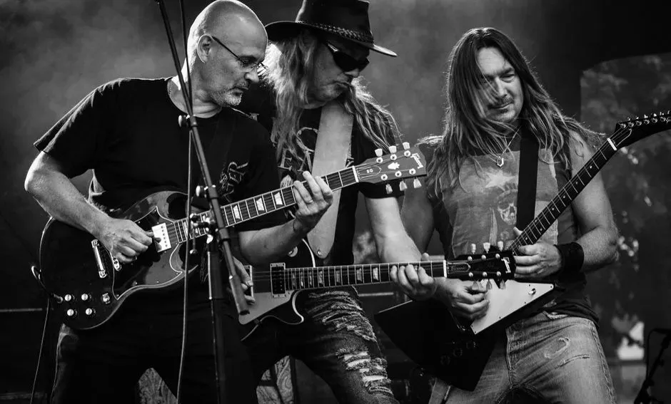 Guns N' Roses - Appetite for Destruction (1987) (Image Credits: Pexels)