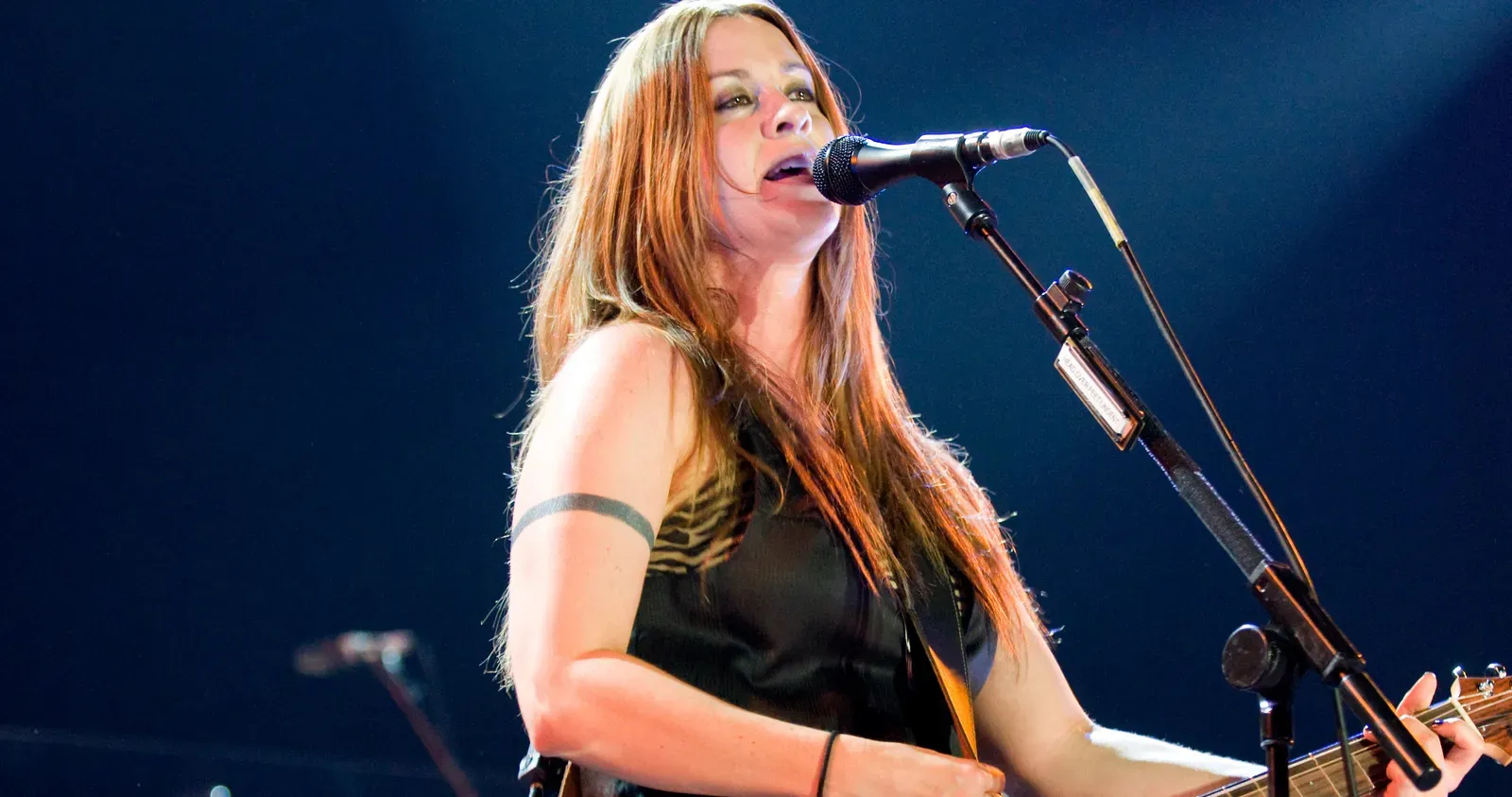 4. Alanis Morissette – Jagged Little Pill (1995) (Image Credits: Wikimedia)