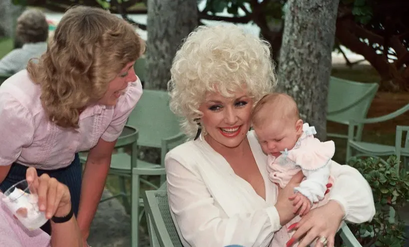 Dolly Parton: One Song, Two Eras (Image Credits: Flickr)