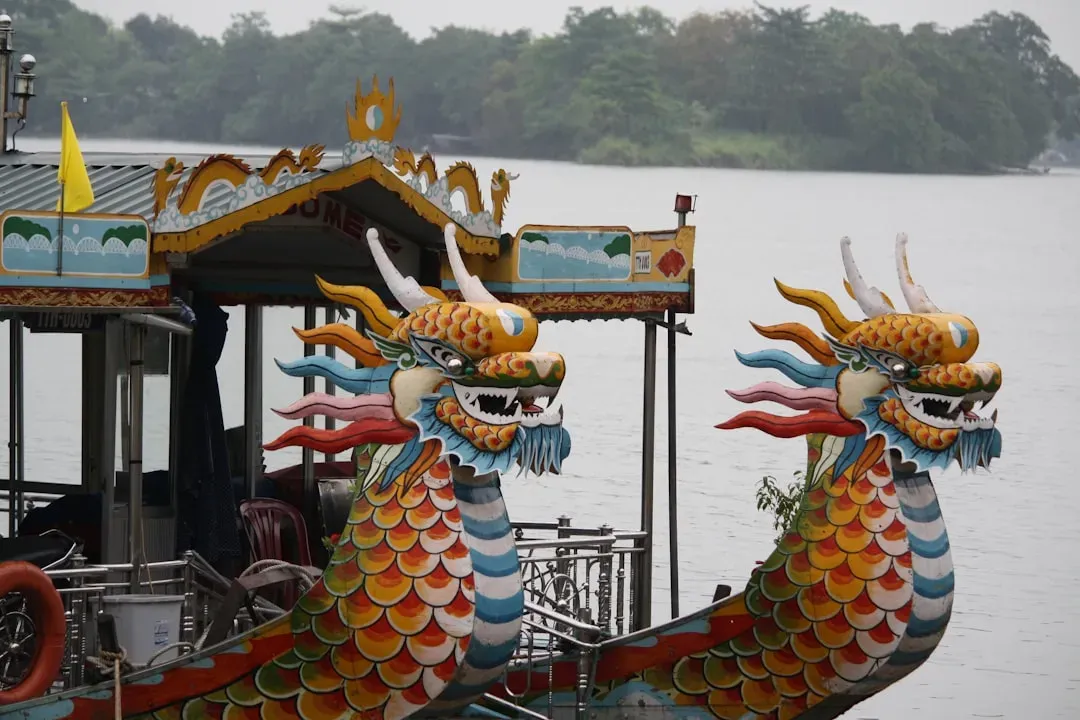 Chinese Dragon Boat Racing: Honoring a Tragic Poet (Image Credits: Unsplash)