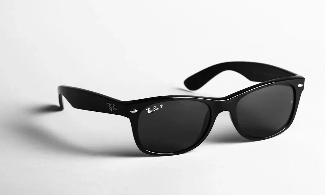 1. Ray-Ban Wayfarers in Risky Business (1983) (Image Credits: Unsplash)