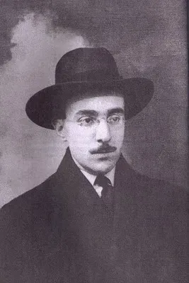 Fernando Pessoa and the Trunk Full of Papers (Fernando Pessoa - Uma Fotobiografia © Livros Quetzal, S.A. e Maria José de Lencastre, Public domain)
