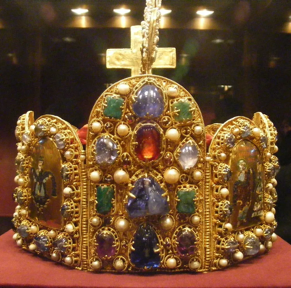 Wealth Versus Power – Understanding Historical Fortunes (Image Credits: Flickr)