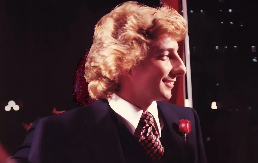 5. Barry Manilow, "I Write the Songs" (Image Credits: Flickr)