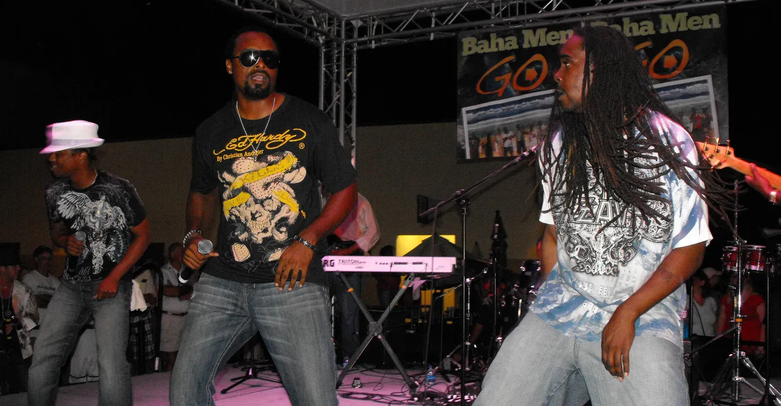 5. "Who Let the Dogs Out" by Baha Men (Image Credits: Wikimedia)
