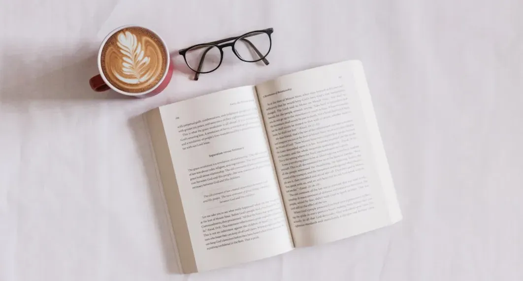 A Court of Thorns and Roses (series) by Sarah J. Maas (Image Credits: Unsplash)